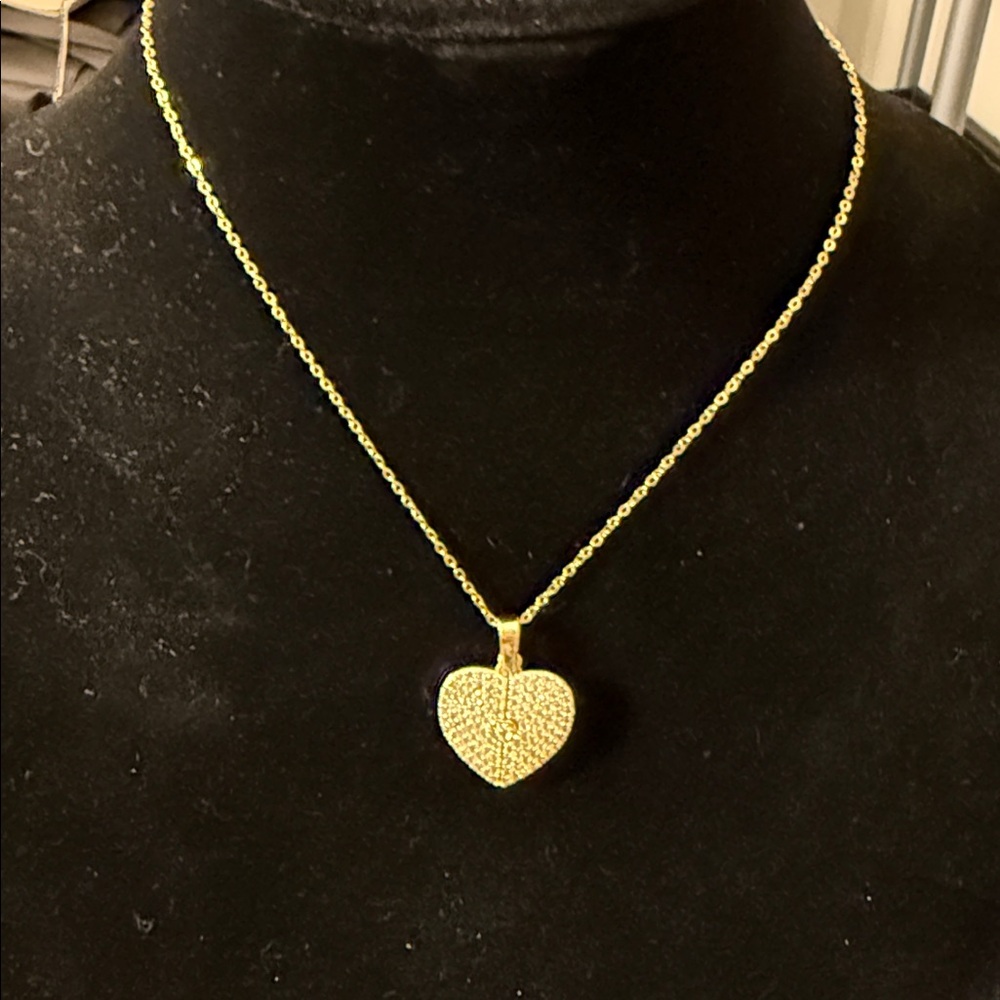 N14. 18K Gold Plated Open Heart Necklace - New in Box - No Cancels